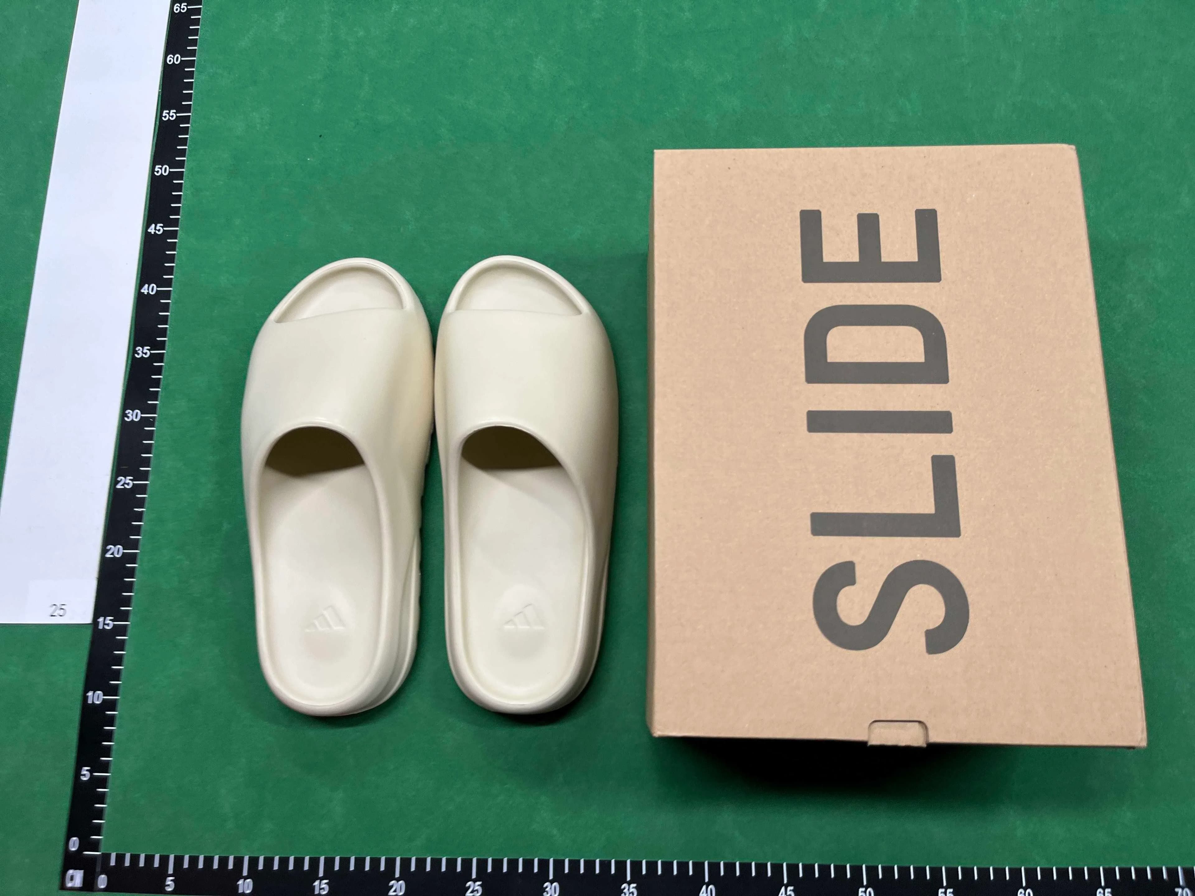 Adidas Yeezy Slide [LW] - Image 11