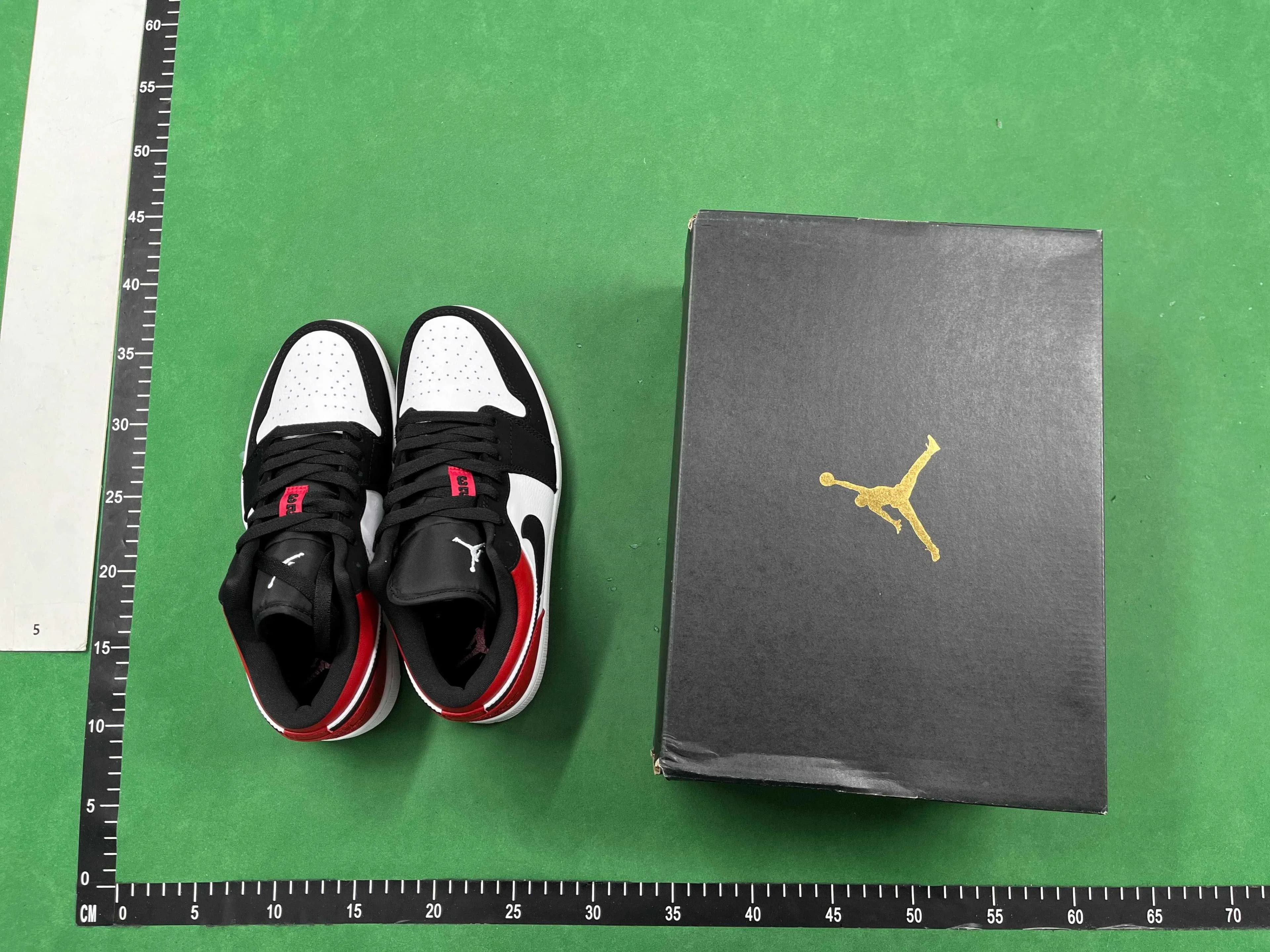 Jordan 1 Low - Image 2