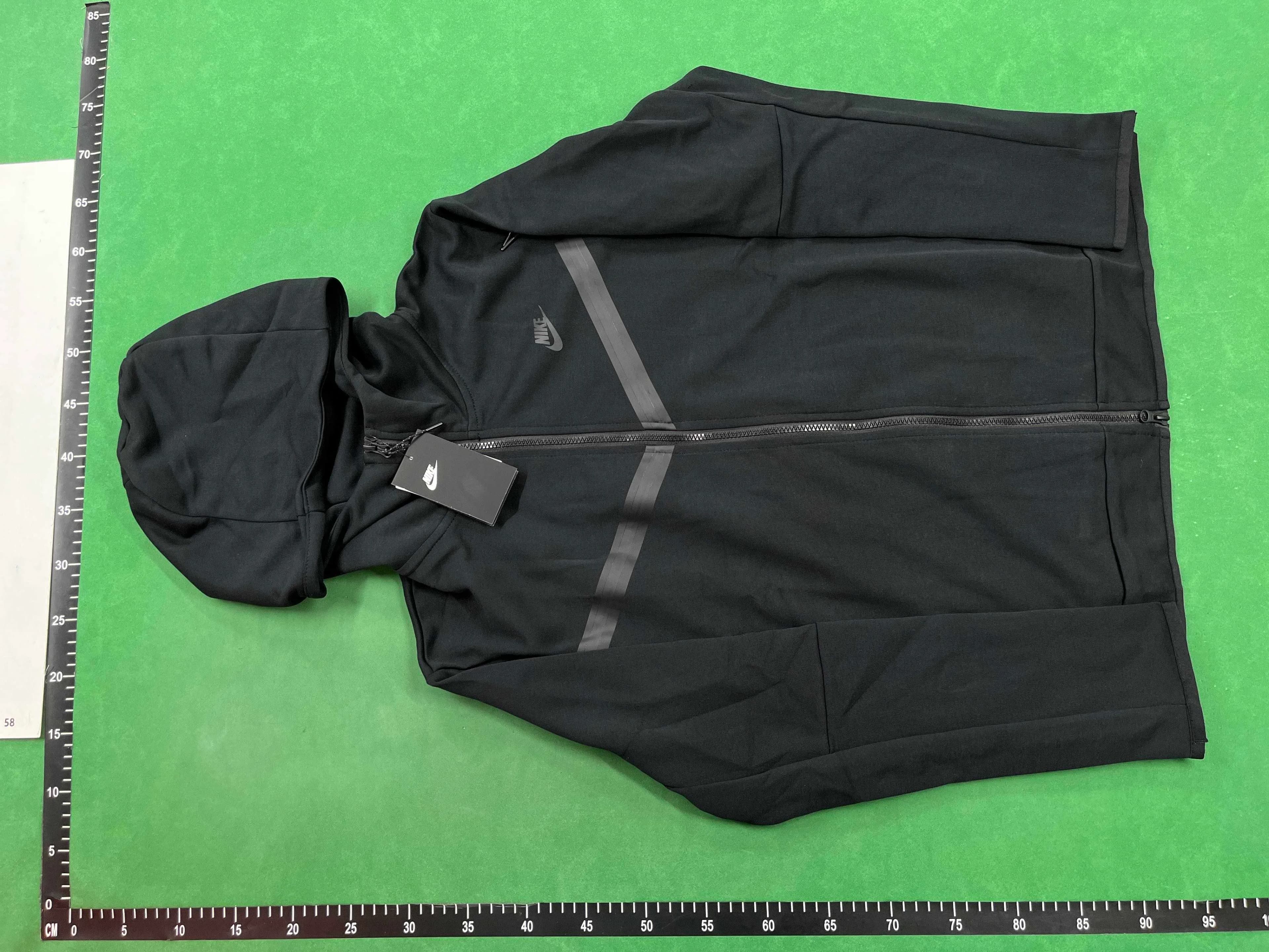 NIKE TECH TOP! - Image 2