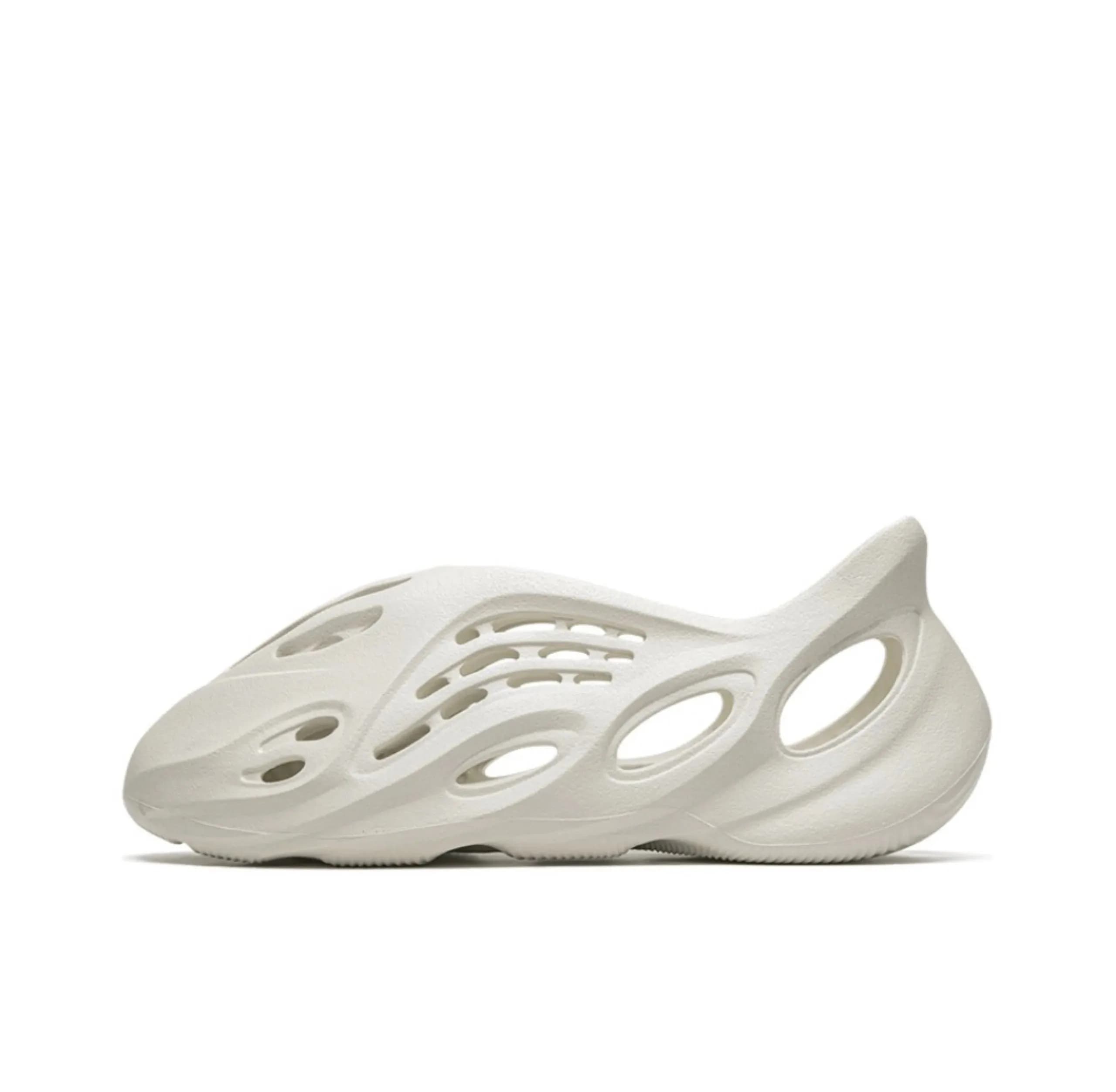 Yeezy Foam Runner [LW] - Image 5