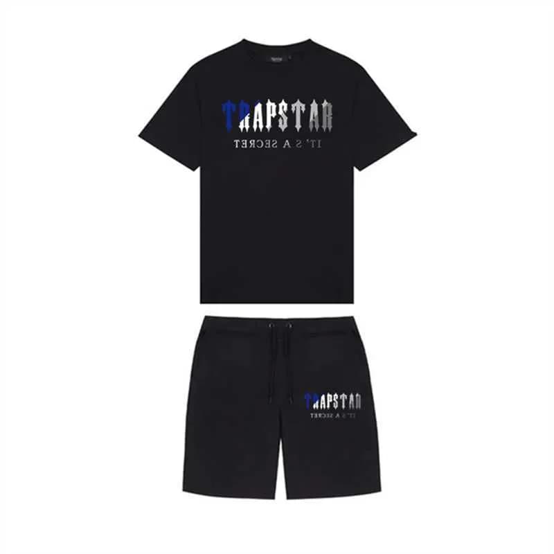 Trapstar Shirt w/ Shorts - Image 7