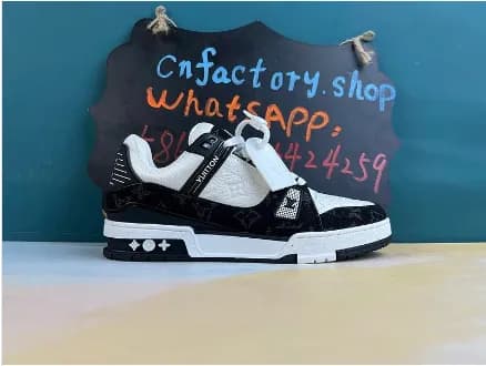 LV TRainers black - Image 3