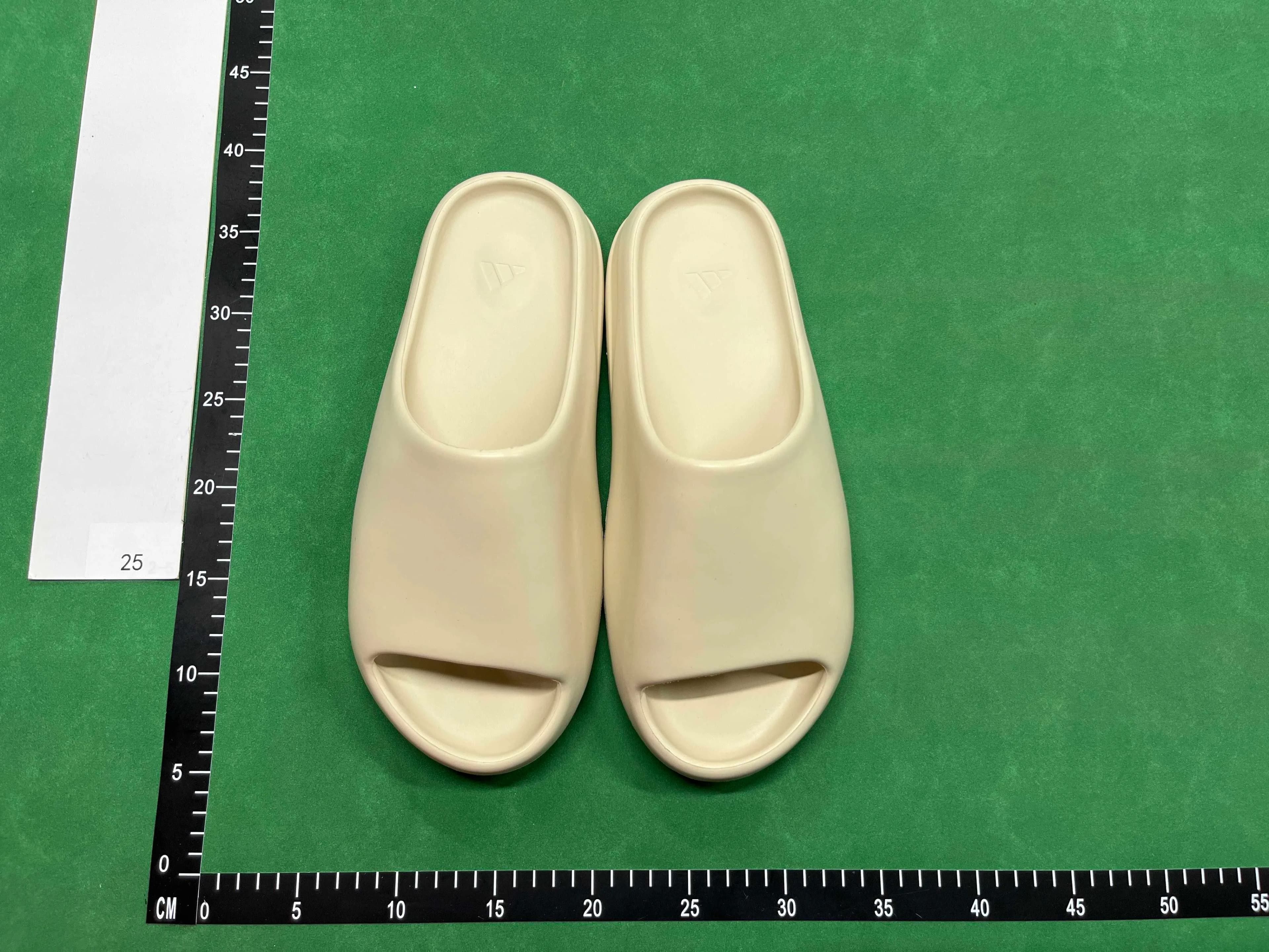 Adidas Yeezy Slide [LW] - Image 12