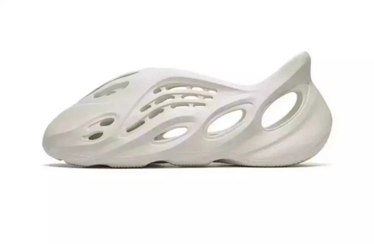 YEEZY FOAM RUNNER - Image 2