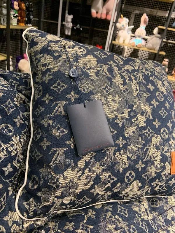 Lv Pillow - Image 2