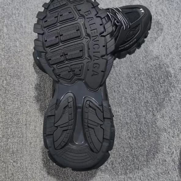 Balenciaga "Track" - Image 2