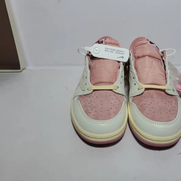 Travis Scott x Air Jordan 1 Low OG