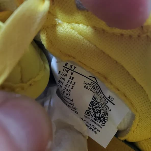 Travis Scott x Air Jordan 1 Low OG Canary - Image 6