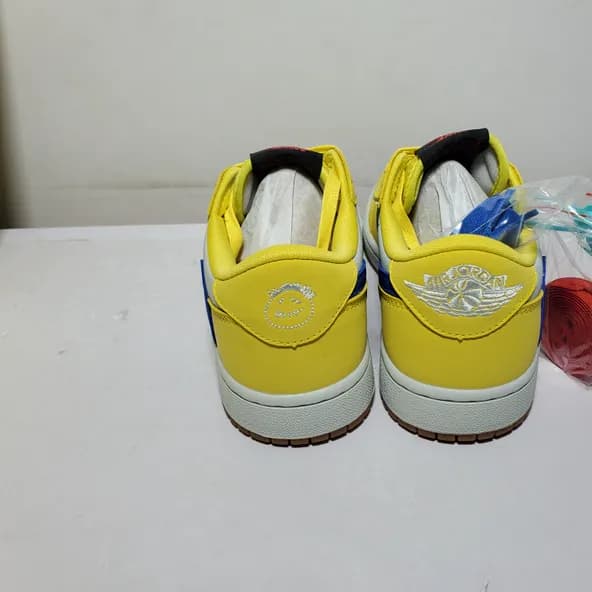 Travis Scott x Air Jordan 1 Low OG Canary - Image 2