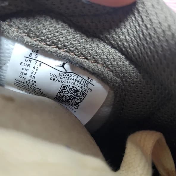 Travis Scott x Air Jordan 1 ​Low Dark Mocha - Image 2