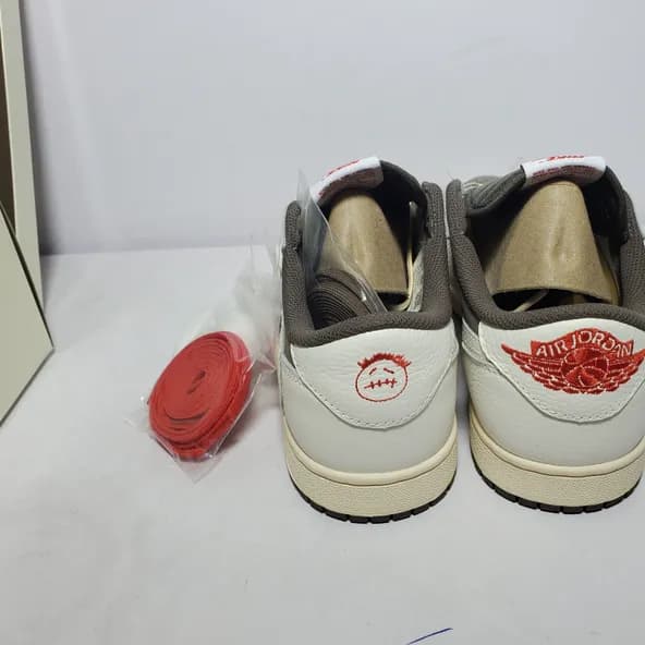 Travis Scott x Air Jordan 1 Low OG Reverse Mocha - Image 6