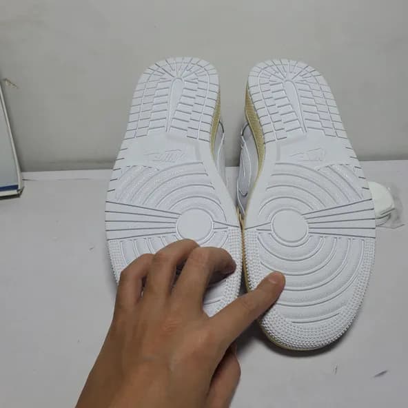 Travis Scott x Air Jordan 1 Low White Blue - Image 5