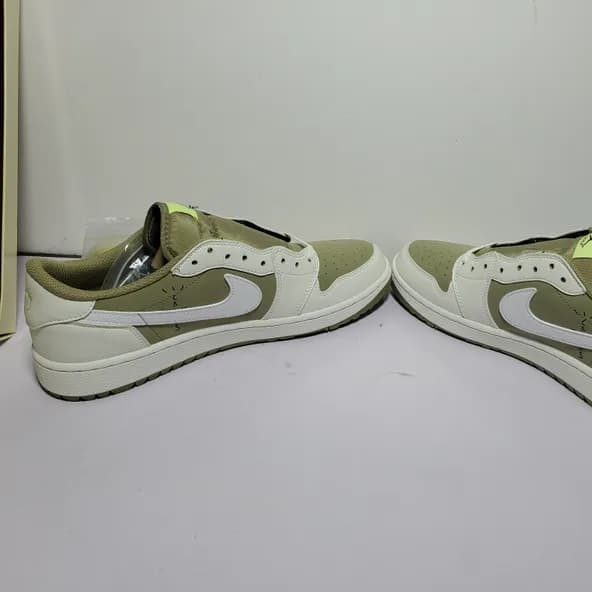 Travis Scott x Air Jordan 1 ​Low Golf Olive - Image 3