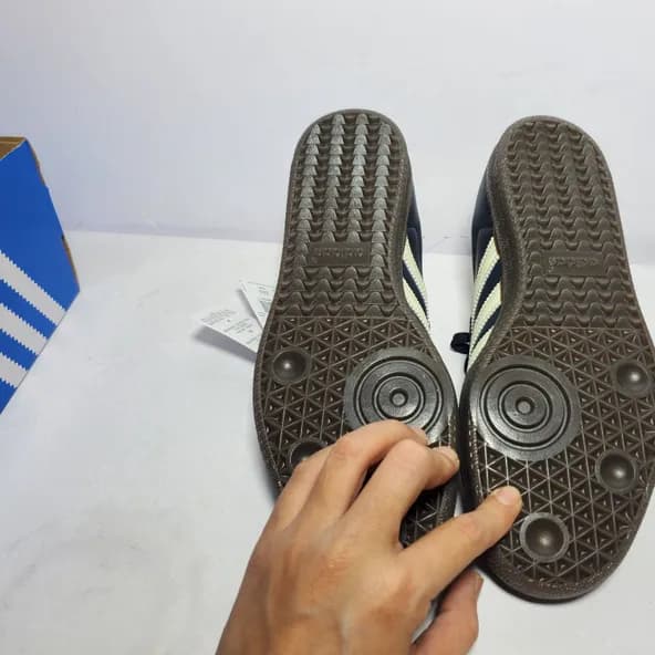 Adidas Samba OG Night Navy Gum - Image 4