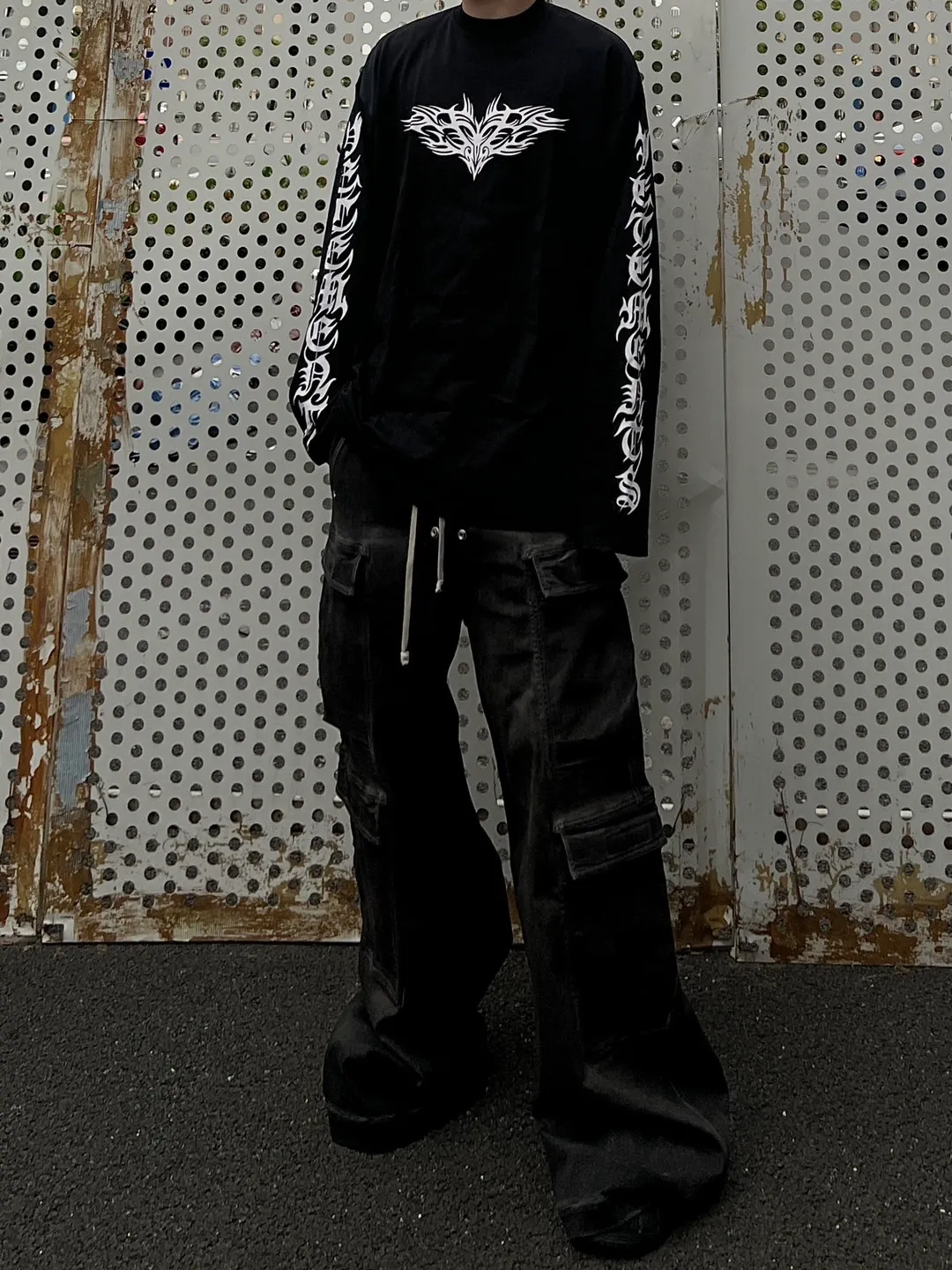 VETEMENTS GOTHIC LONG SLEEVE thumbnail 2